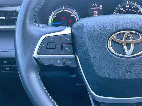 Used 2022 Toyota Highlander LE image 10