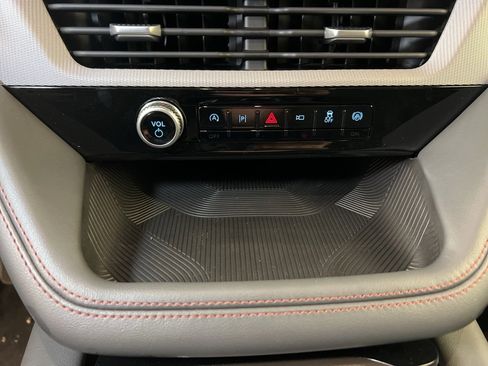 New 2025 Ford Explorer Active image 12