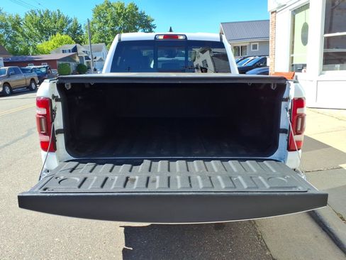 Used 2019 RAM 1500 Laramie AWD/4WD image 20