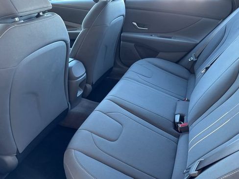 Certified 2025 Hyundai Elantra Hybrid FWD image 15
