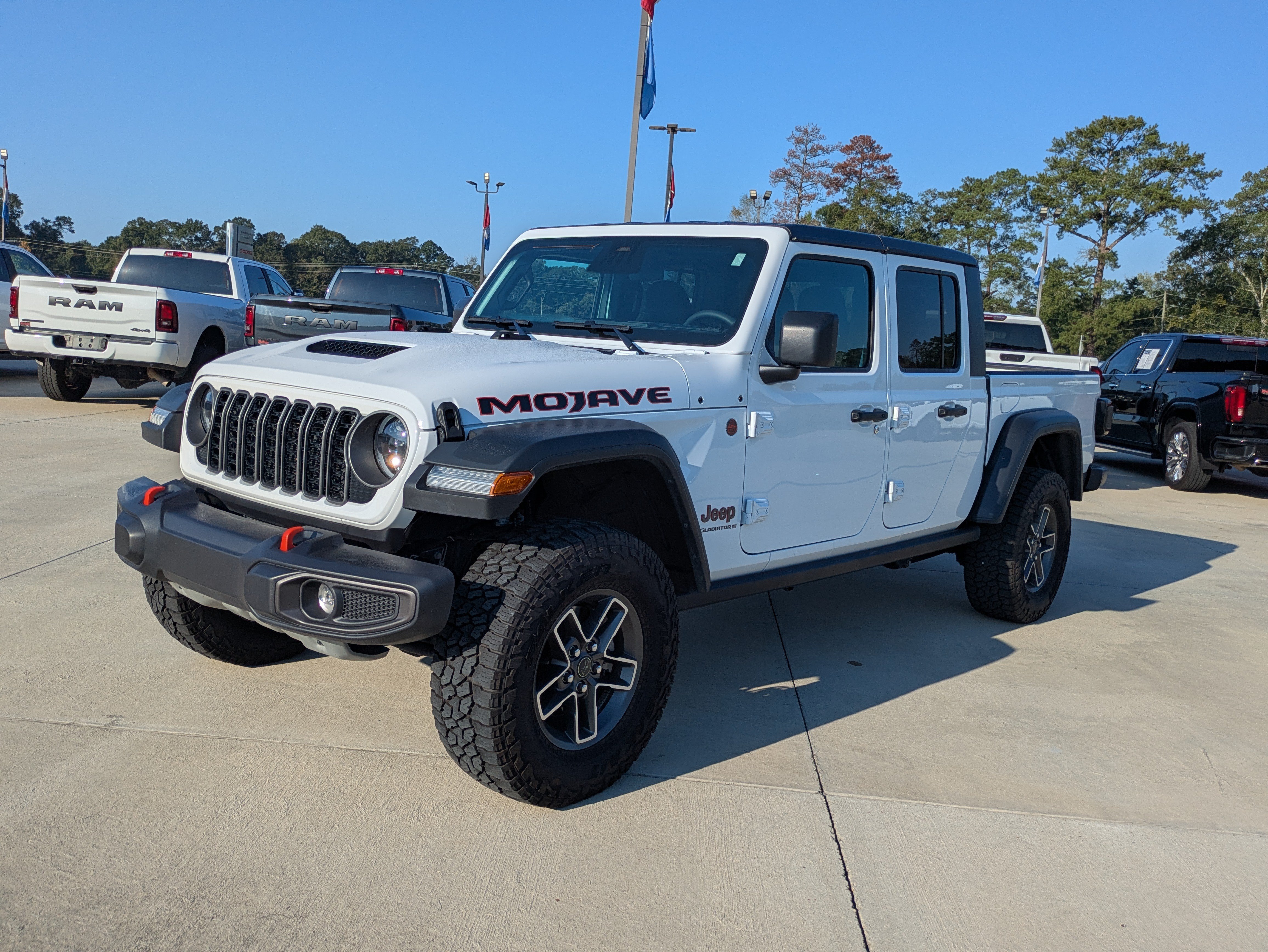 Used 2026 Jeep Gladiator Mojave AWD/4WD image 1