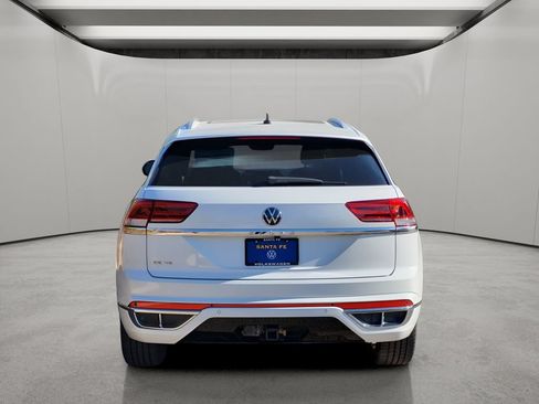 Used 2021 Volkswagen Atlas Cross Sport SE FWD image 2
