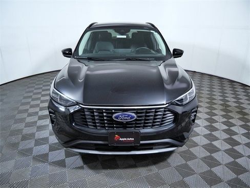 Certified 2025 Ford Escape Platinum w/ Premium Technology Package image 3