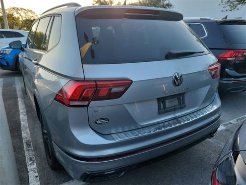 Used 2022 Volkswagen Tiguan SE R-Line image 10