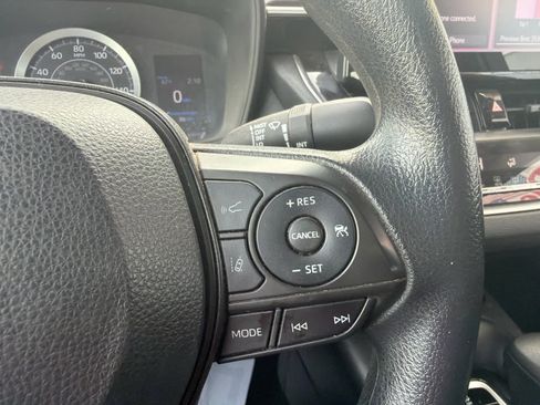 Used 2022 Toyota Corolla LE image 23