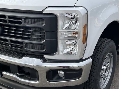 New 2026 Ford F250 XL w/ XL Chrome Package image 9