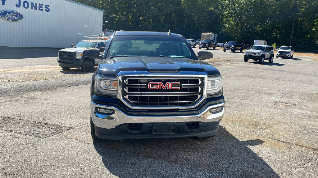 Used 2017 GMC Sierra 1500 SLE w/ SLE Value Package AWD/4WD image 2