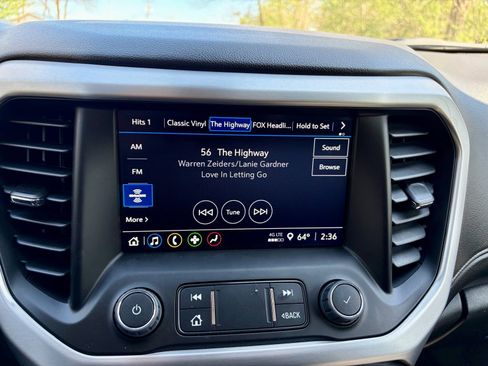 Used 2023 GMC Acadia SLE w/ Driver Convenience Package FWD image 28