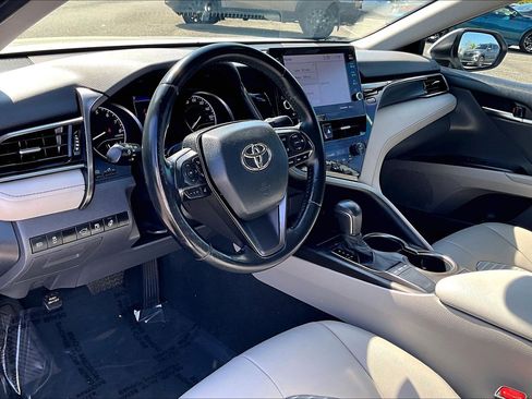 Used 2023 Toyota Camry SE w/ Cold Weather Package image 13