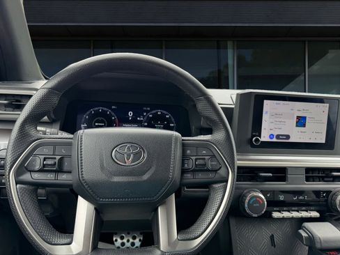 Used 2024 Toyota Tacoma TRD Sport image 3