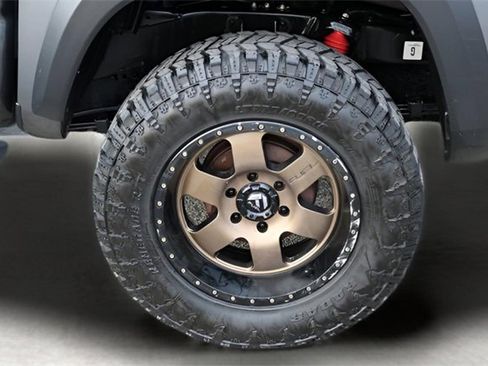 Used 2023 Toyota Tacoma TRD Off-Road image 9