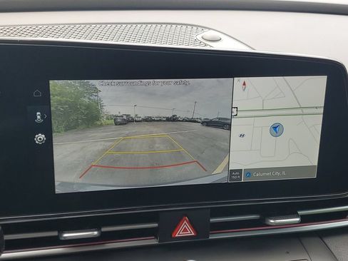 Used 2024 Hyundai Elantra SEL FWD image 16