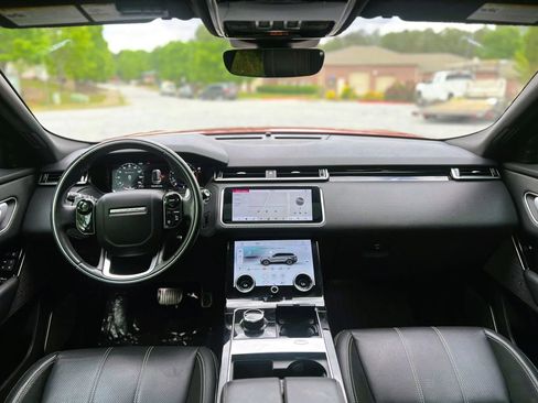 Used 2019 Land Rover Range Rover Velar R-Dynamic SE image 13