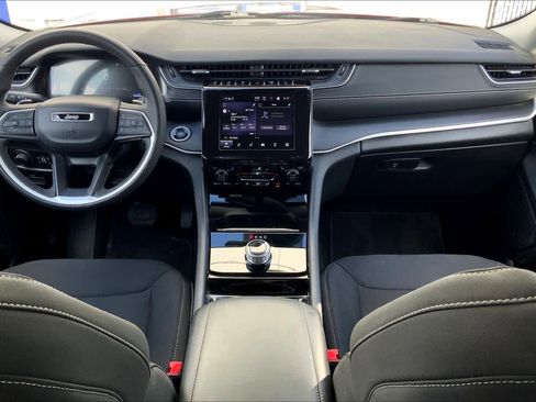 Used 2023 Jeep Grand Cherokee Laredo w/ Luxury Tech Group I image 15