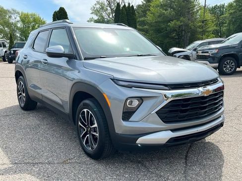 Used 2025 Chevrolet TrailBlazer LT AWD/4WD image 7