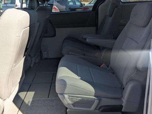 Used 2010 Dodge Grand Caravan SE w/ Climate Group image 21