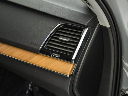 Certified 2025 Volvo XC90 B6 Plus image 17