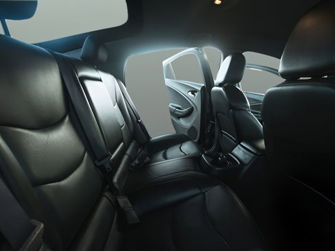 Used 2016 Chevrolet Volt Premier w/ Driver Confidence Package image 16