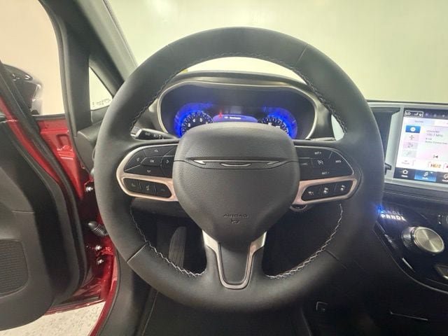New 2027 Chrysler Pacifica Select AWD/4WD image 16