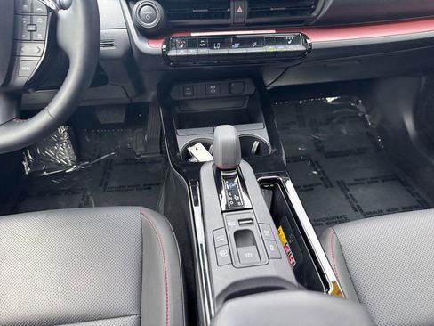Used 2024 Toyota Prius Prime FWD image 11