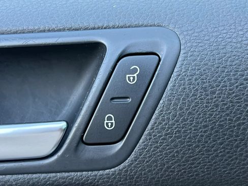 Used 2013 Volkswagen Jetta S FWD image 36