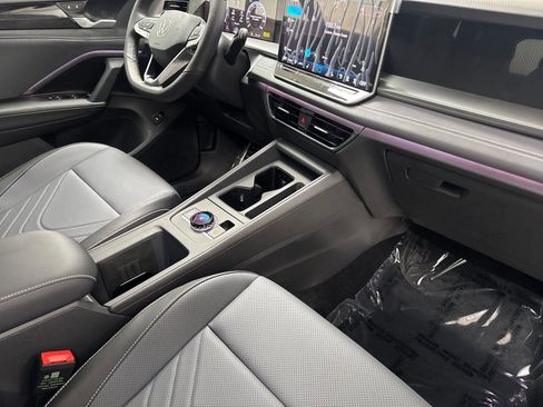 New 2026 Volkswagen Tiguan SE R-Line AWD/4WD image 15