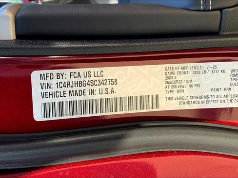 New 2025 Jeep Grand Cherokee Limited w/ Black Appearance Package image 19