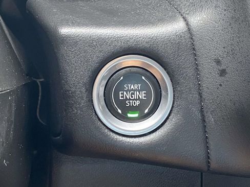 Used 2022 GMC Yukon SLT w/ SLT Luxury Package image 23