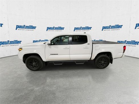 Used 2022 Toyota Tacoma SR5 w/ Technology Package image 7