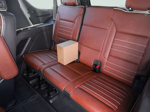 Used 2023 GMC Yukon Denali Ultimate AWD/4WD image 30