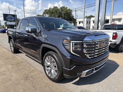 Used 2023 GMC Sierra 1500 Denali w/ Denali Reserve Package AWD/4WD image 4