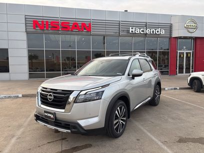 New 2025 Nissan Pathfinder Platinum w/ Cargo Package