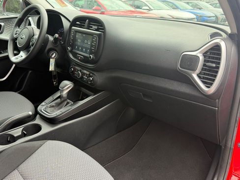 Certified 2021 Kia Soul LX FWD image 28