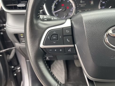 Certified 2024 Toyota Highlander XLE AWD/4WD image 22