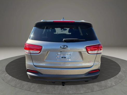 Used 2018 Kia Sorento FWD image 6