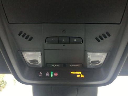 Used 2025 Cadillac XT4 Premium Luxury FWD image 24
