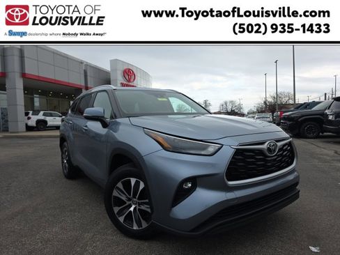 Certified 2023 Toyota Highlander XLE image 1