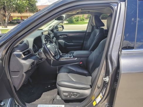 Used 2022 Toyota Highlander Limited AWD/4WD image 20