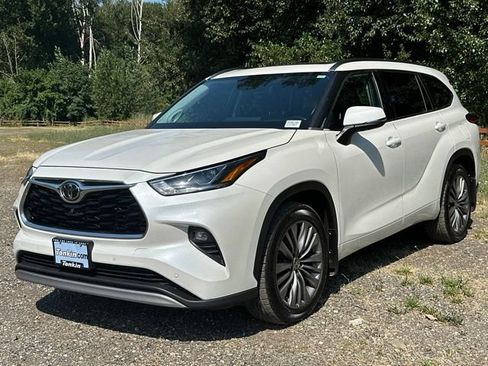 Used 2020 Toyota Highlander Platinum AWD/4WD image 4