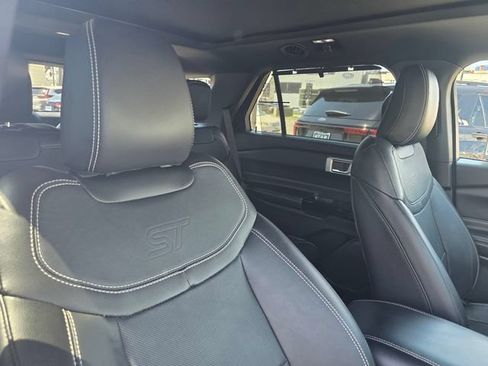 Used 2021 Ford Explorer ST w/ Equipment Group 401A AWD/4WD image 14