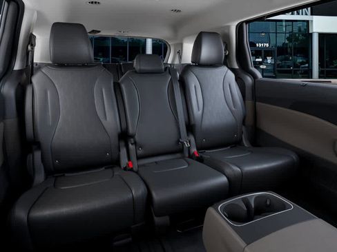 New 2026 Kia Carnival EX image 16