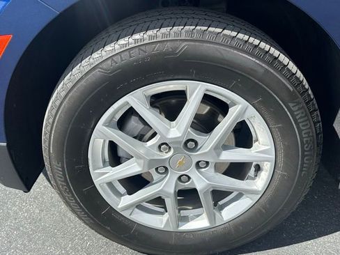 Used 2022 Chevrolet Equinox LT w/ LPO, Cargo Package AWD/4WD image 31