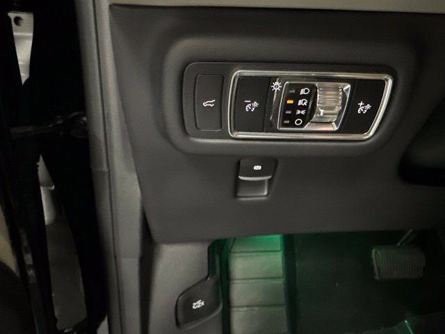 Used 2024 Lincoln Nautilus Premier w/ Equipment Group 102A AWD/4WD image 29
