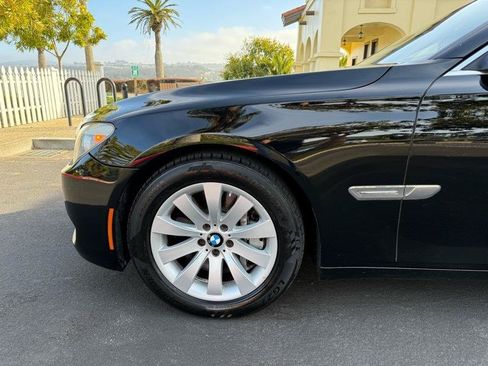 Used 2009 BMW 750i RWD image 27