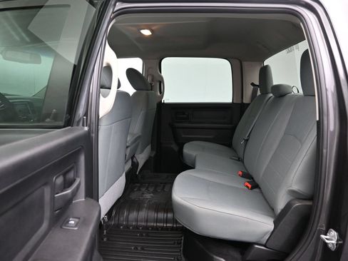 Used 2018 RAM 2500 Tradesman w/ Chrome Appearance Group AWD/4WD image 11