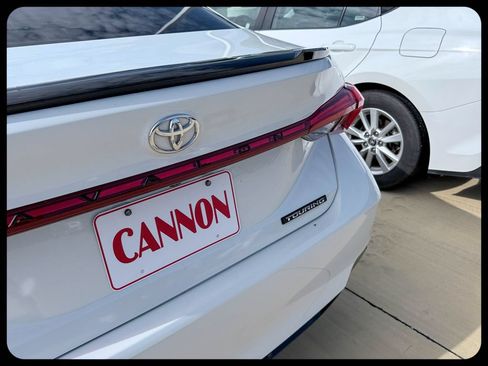 Used 2020 Toyota Avalon Touring FWD image 3