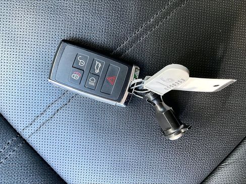 Used 2026 Land Rover Range Rover Velar S AWD/4WD image 11