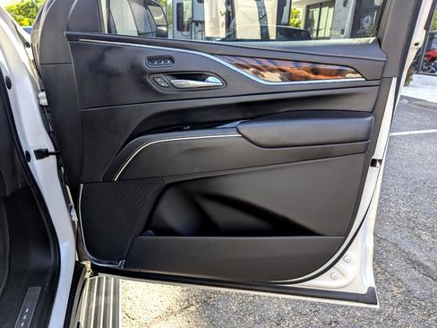 Used 2022 Cadillac Escalade ESV Sport Platinum image 35