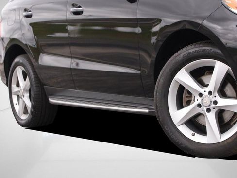Used 2017 Mercedes-Benz GLE 350 w/ Premium 1 Package image 3