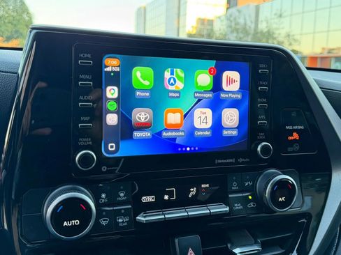 Used 2021 Toyota Highlander LE image 20